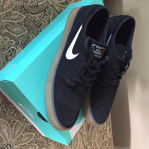 Nike SB Zoom Janoski RM
